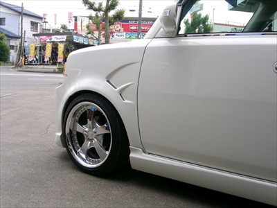 トヨタbB (NCP30) クロム　フロントフェンダー(カラーコード:064) トヨタbB (NCP30) クロム フロントフェンダー(カラーコード:064