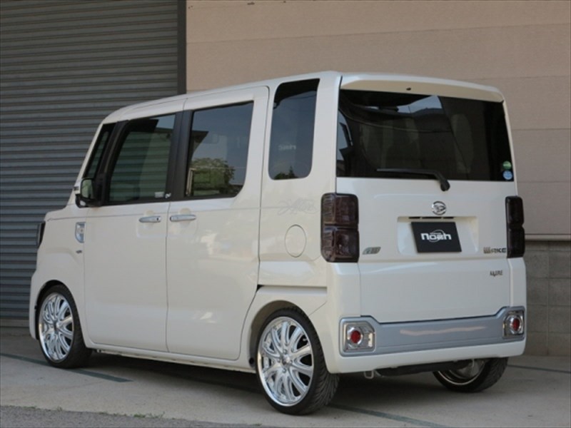 ステッカー付｣ ウェイク LA700S テールランプカバー 左右セット ダーク