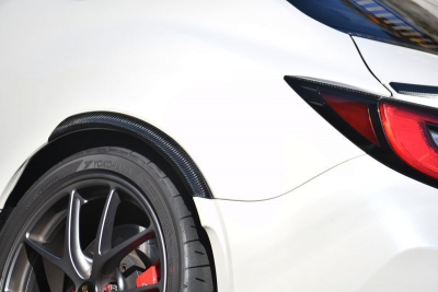 納期8-9ヵ月前後｣ ZN8 GR86 ドライカーボン リヤフェンダーモール左右