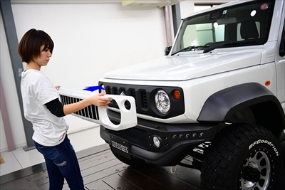 【開封・未使用】ROADER ジムニーシエラ JB74 フロントグリル 艶消し 開封・未使用】ROADER ジムニーシエラ JB74 フロントグリル 艶