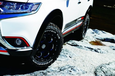 オーダーガーランド GG2W アウトランダー PHEV車 KADDIS AR4 オーバーフェンダー
