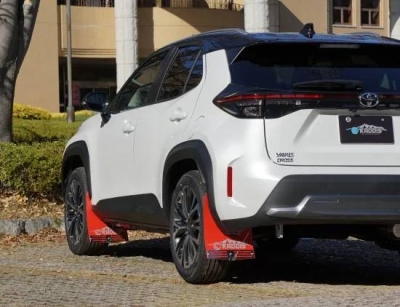 RAV4 TRD 赤 マッドフラップ 4枚セット トヨタ - トヨタ RAV4 マッドフラップ 4枚セット TRD Splash
