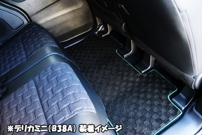 LA600S タント/タントカスタム フロアマット リアヒーターあり/運転席側 ヒールパッドあり | Autostyle